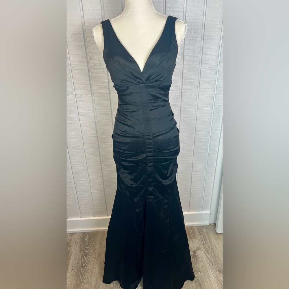 XSCAPE By Joanna Chen Black long Formal Dress Size 6